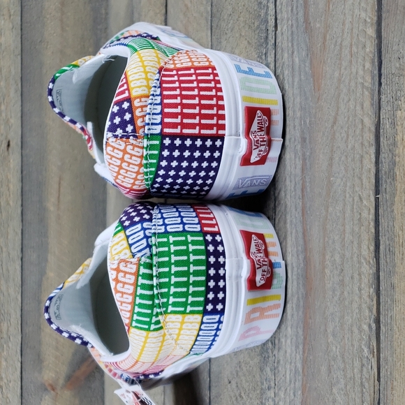 Vans Classic Slip On Pride Multi/True White Skate Casual Sneakers - Picture 4 of 8